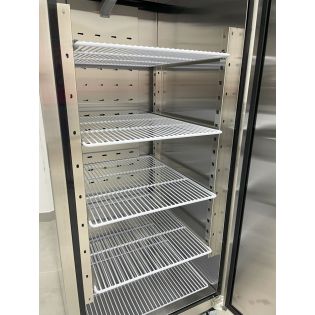 UNIFROST ARMARIO REFRI.  670  LITROS inox
